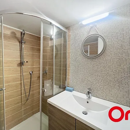 Charmant, Climatise, Dans Un Ancien Palace A - Fr-1-647-45 Apartment Menton